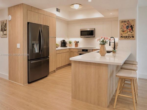 15051 Royal Oaks Ln, Unit 904, North Miami, FL 33181