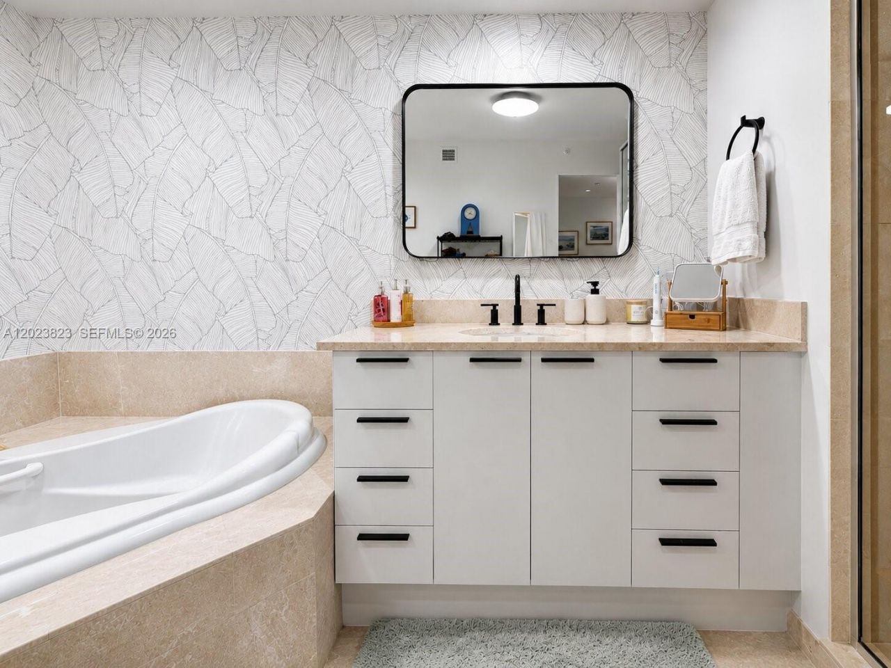15051 Royal Oaks Ln, Unit 904, North Miami, FL 33181 Photo