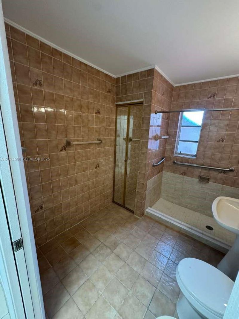300 E 37th St , Unit Main, Hialeah, FL 33013 Photo