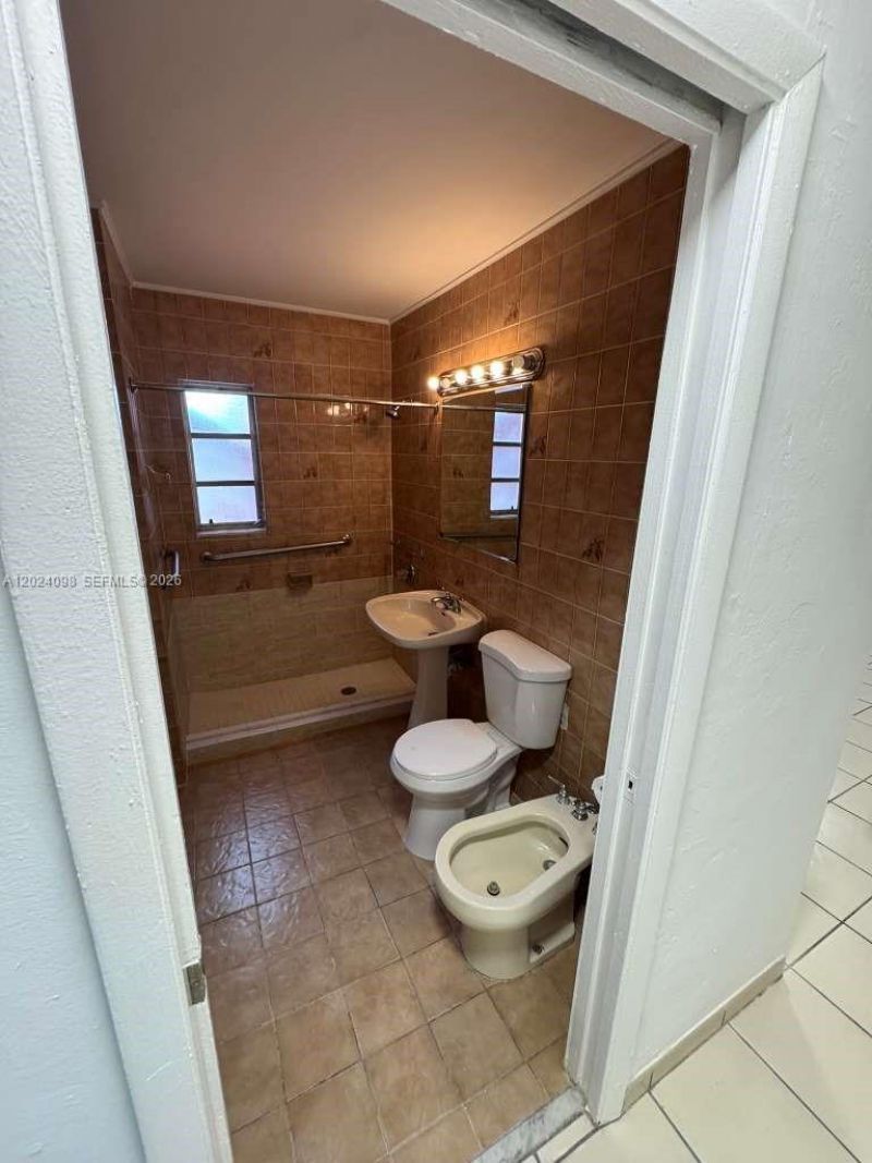 300 E 37th St , Unit Main, Hialeah, FL 33013 Photo