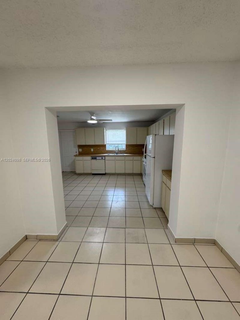 300 E 37th St , Unit Main, Hialeah, FL 33013 Photo
