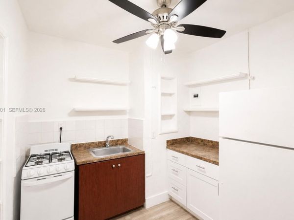 2300 W Flagler St , Unit 04, Miami, FL 33135
