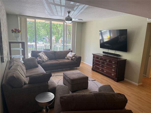 619 E Sheridan St , Unit 203, Dania Beach, FL 33004