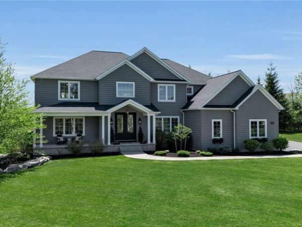 10285 Clarence Center Road , Clarence, NY 14031