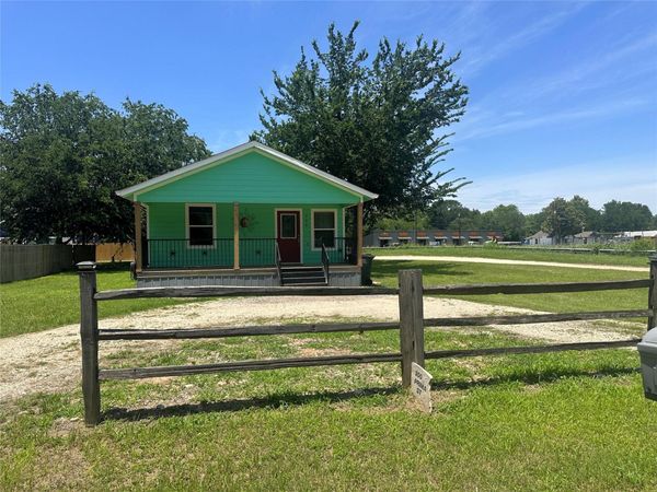 200 Prima ST, Smithville, TX 78957