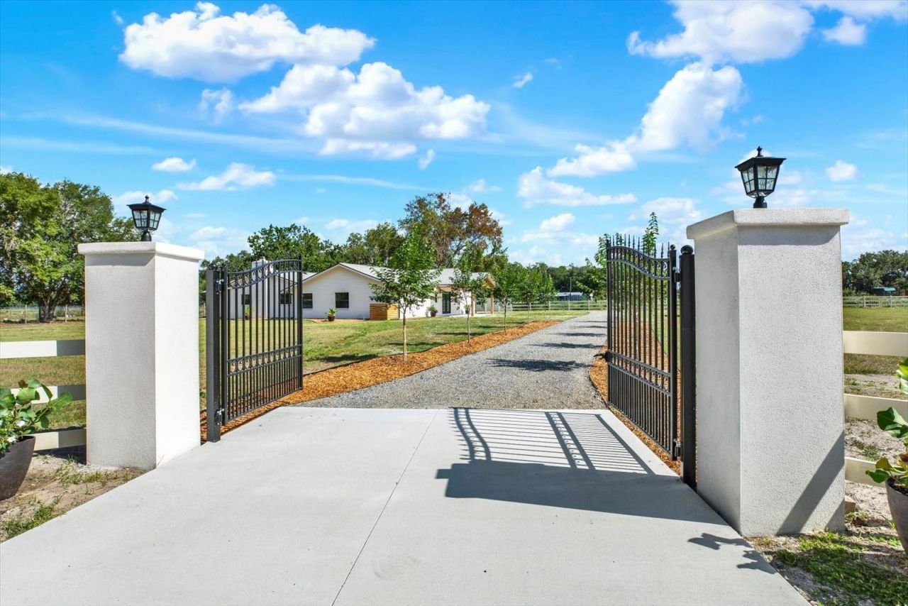 2515 Ragins Lane, Plant City, FL 33567 Photo