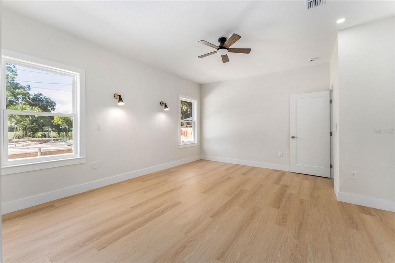 925 NE 17th Drive, Gainesville, FL 32641 Photo