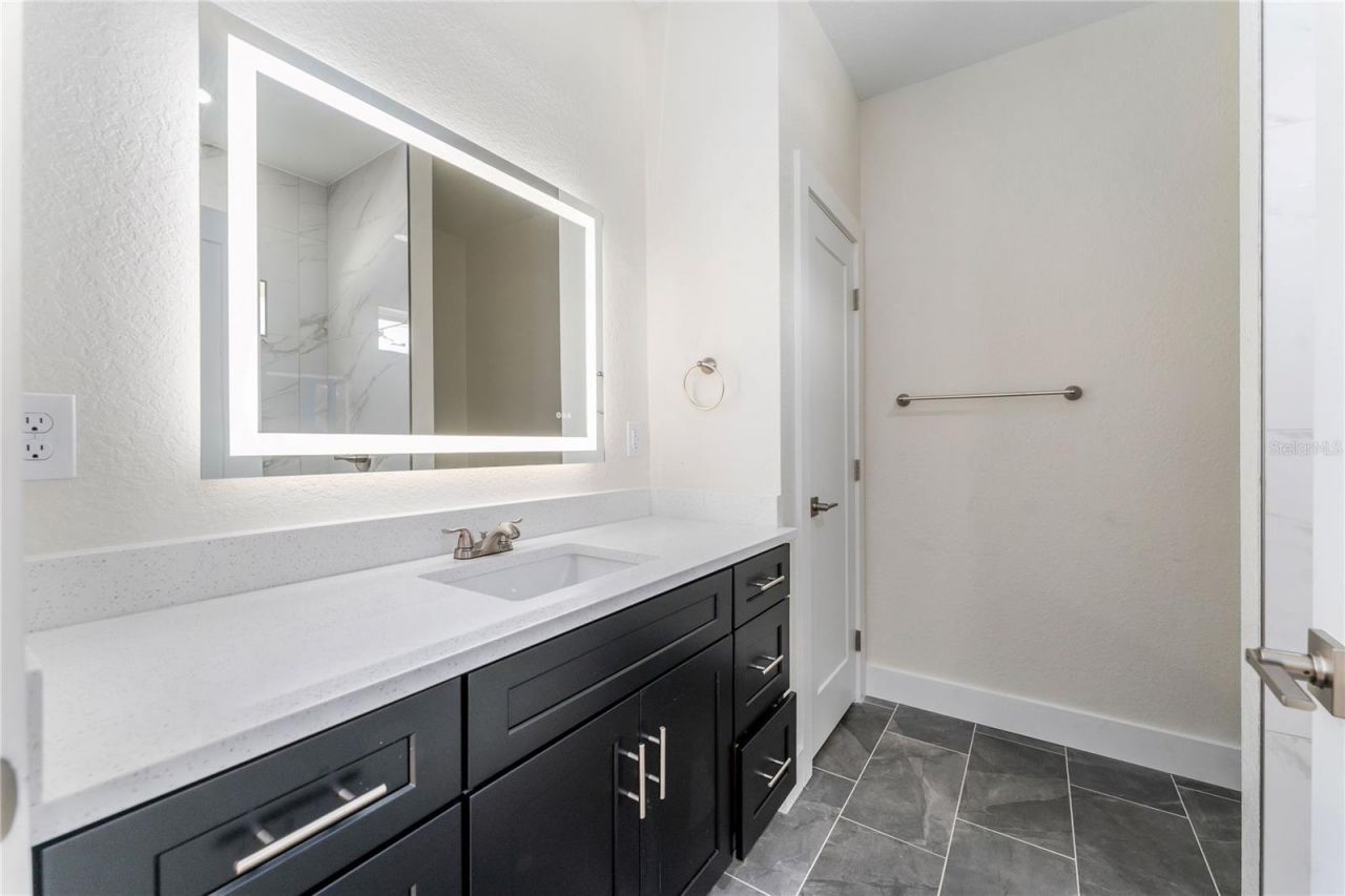 925 NE 17th Drive, Gainesville, FL 32641 Photo