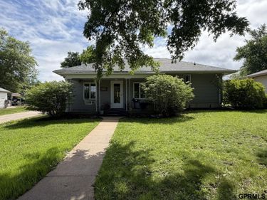 537 N 10th Street , Geneva, NE 68361
