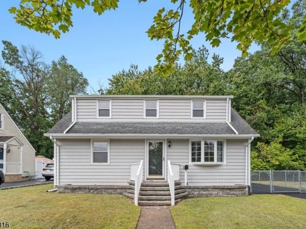 18 Farmingdale Ave, Bloomfield, NJ 07003