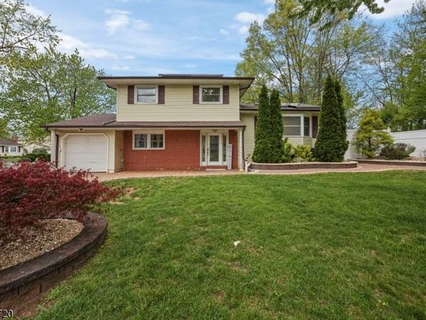 1351 Suwanee Dr, North Brunswick, NJ 08902