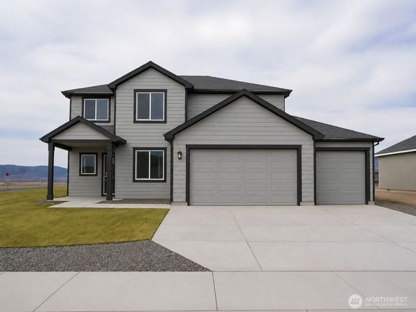 592 Karen Avenue , Royal City, WA 99357
