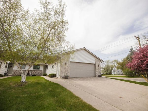 2 Line Drive , Morris, MN 56267