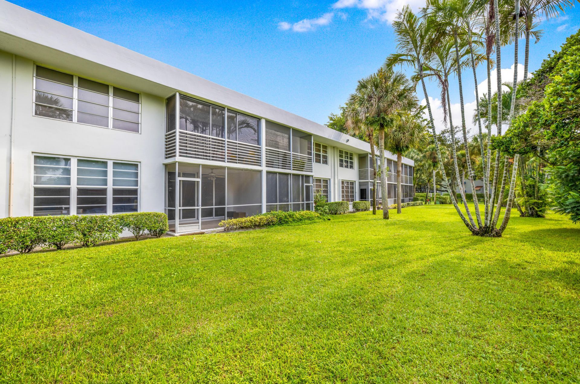 4200 Oaks Terrace, Unit 104, Pompano Beach, FL 33069 Photo