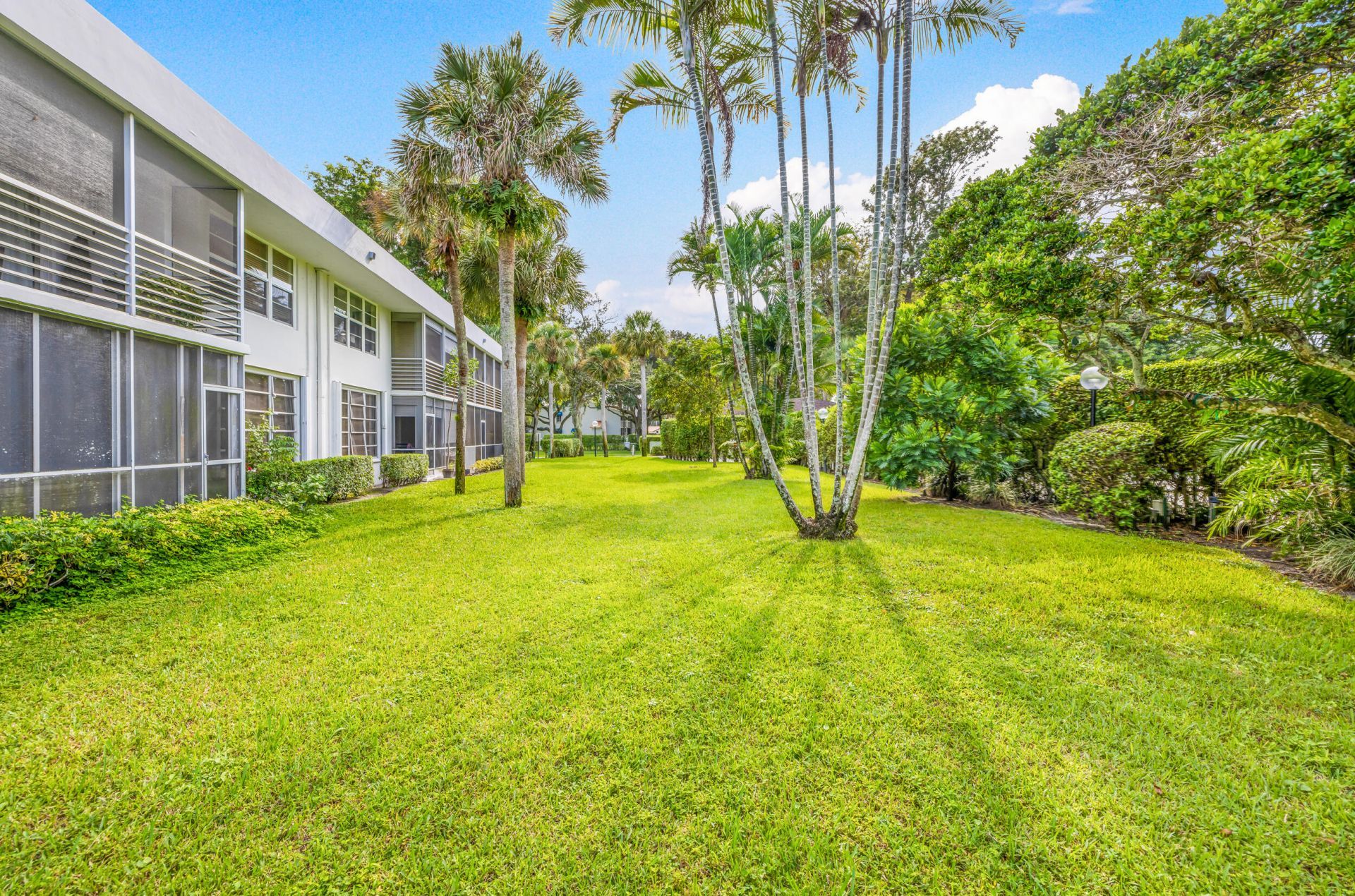 4200 Oaks Terrace, Unit 104, Pompano Beach, FL 33069 Photo
