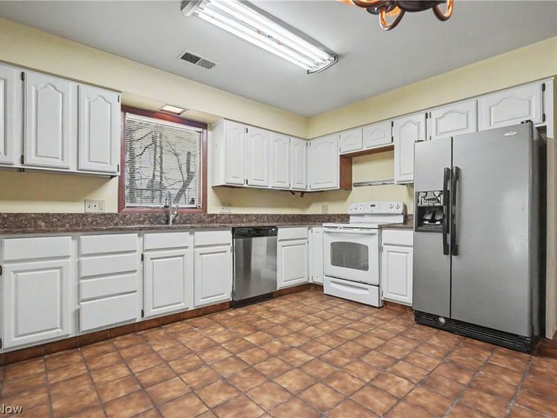 624 Hampton Ridge Drive , Akron, OH 44313 Photo 13