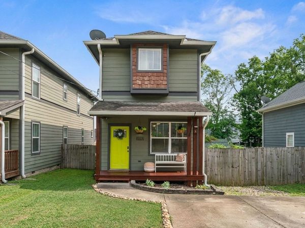 916A Thomas Ave , Nashville, TN 37216