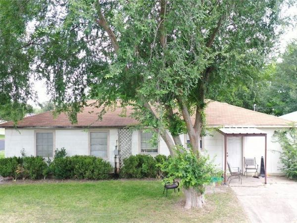 701 E Hiller Street, Victoria, TX 77901