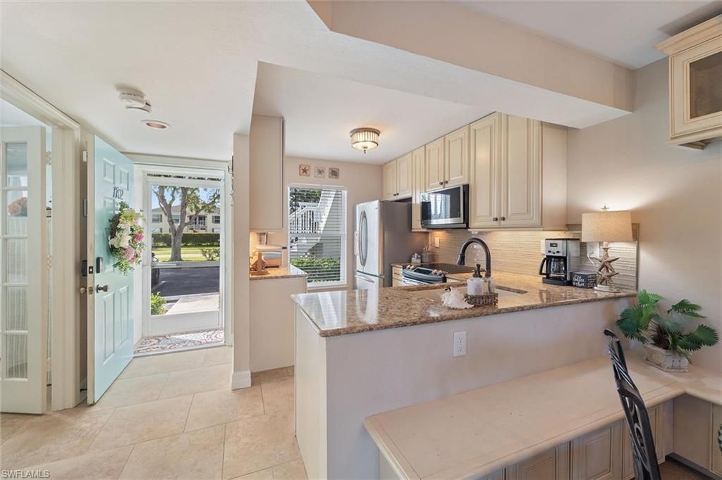 1375 Mainsail Dr, Unit 1702, Naples, FL 34114 Photo