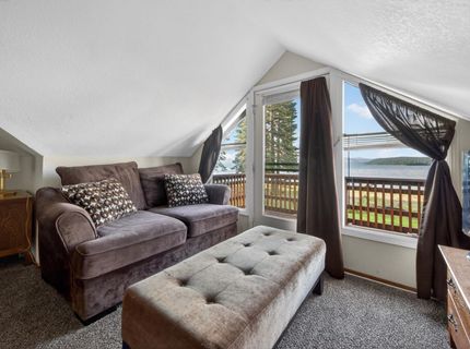 2412 Almanor Drive West, Lake Almanor, CA 95923 Photo