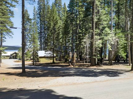 2412 Almanor Drive West, Lake Almanor, CA 95923 Photo
