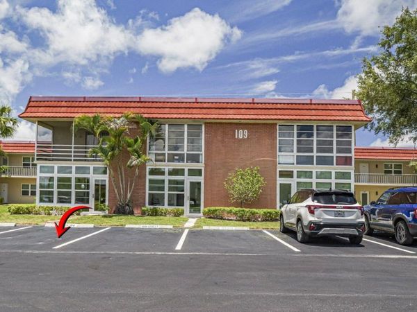 109 Spring Lake Court , Unit 105, Vero Beach, FL 32962
