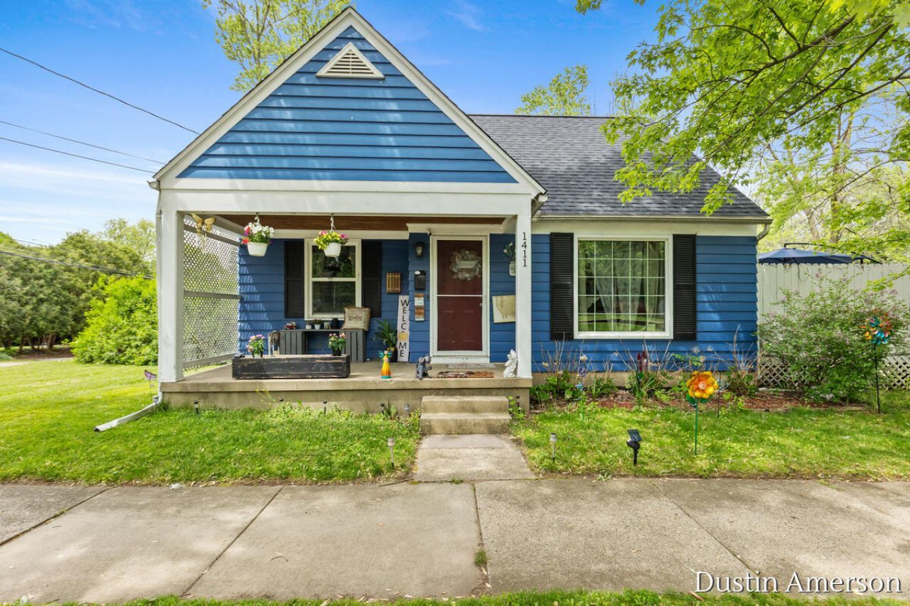 1411 Lewison Avenue Ne, Grand Rapids, MI 49505 Main Photo