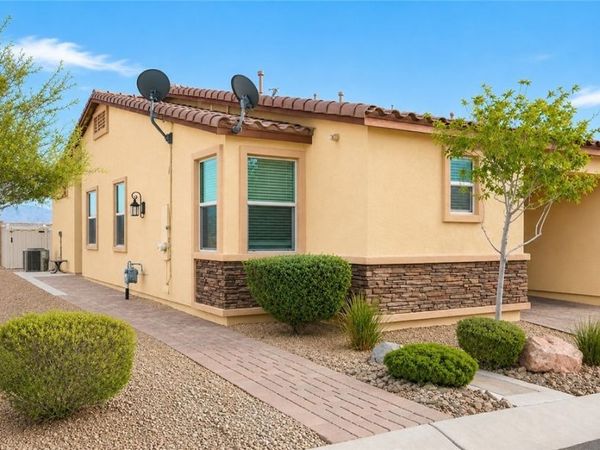 2722 Chinaberry Hill Street, Laughlin, NV 89029
