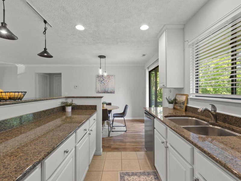 5308 Darlington Road, Unit D, Columbus, OH 43220 Photo 8