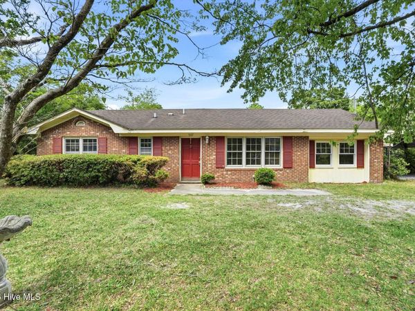 5117 Chaucer Drive, Wilmington, NC 28405