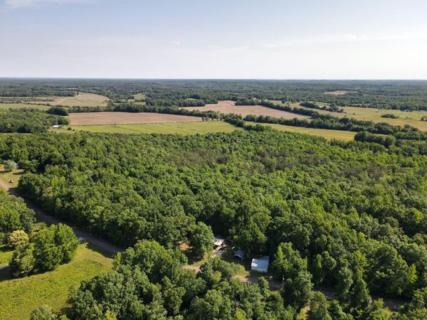 1 CARTER RD, Saltillo, TN 38370