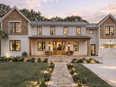 22 Charlestowne Road, Charleston, SC 29407