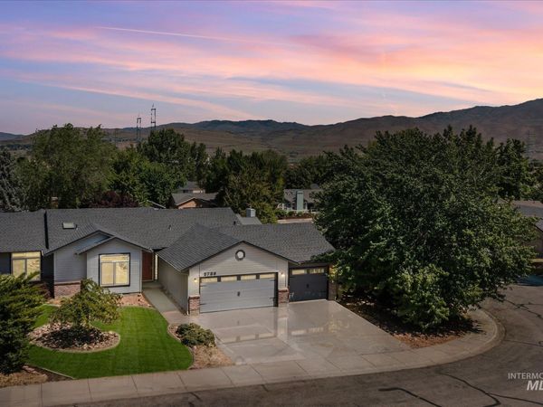 2738 E Mendota Dr, Boise, ID 83716