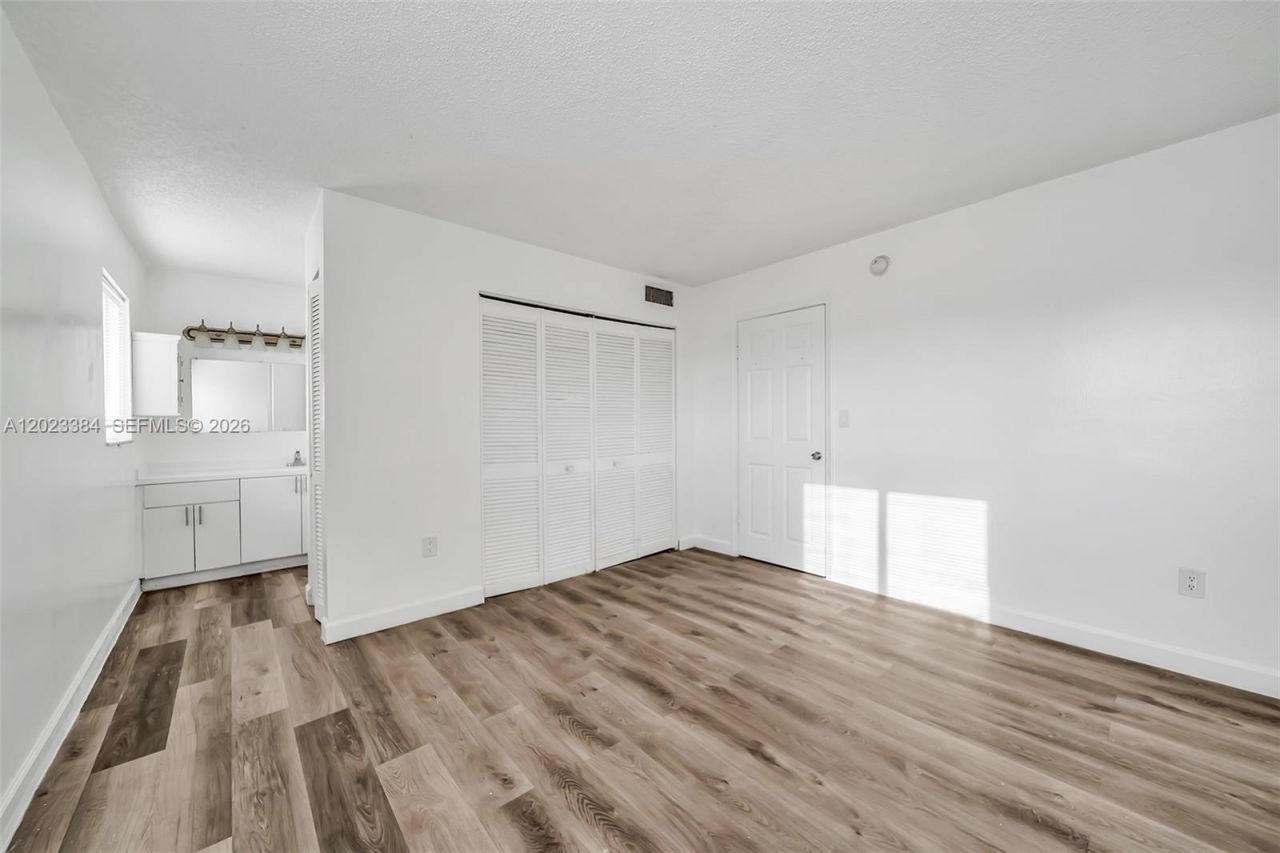 2011 Bay Dr, Unit 8, Miami Beach, FL 33141 Photo