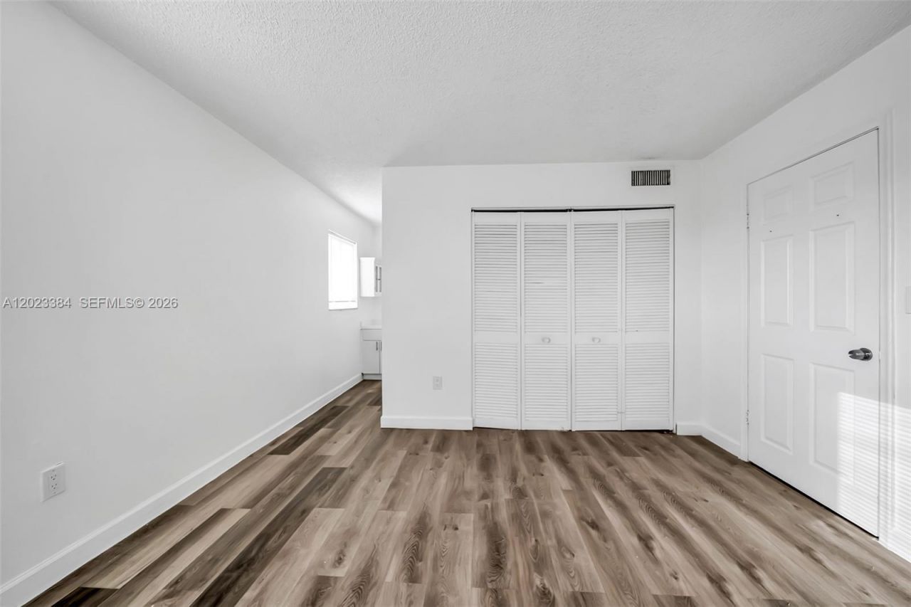 2011 Bay Dr, Unit 8, Miami Beach, FL 33141 Photo