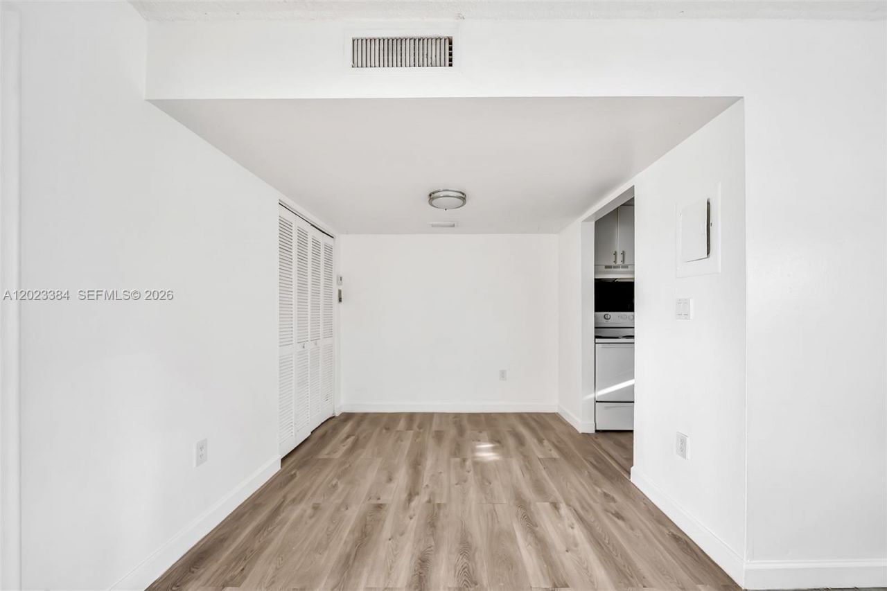 2011 Bay Dr, Unit 8, Miami Beach, FL 33141 Photo