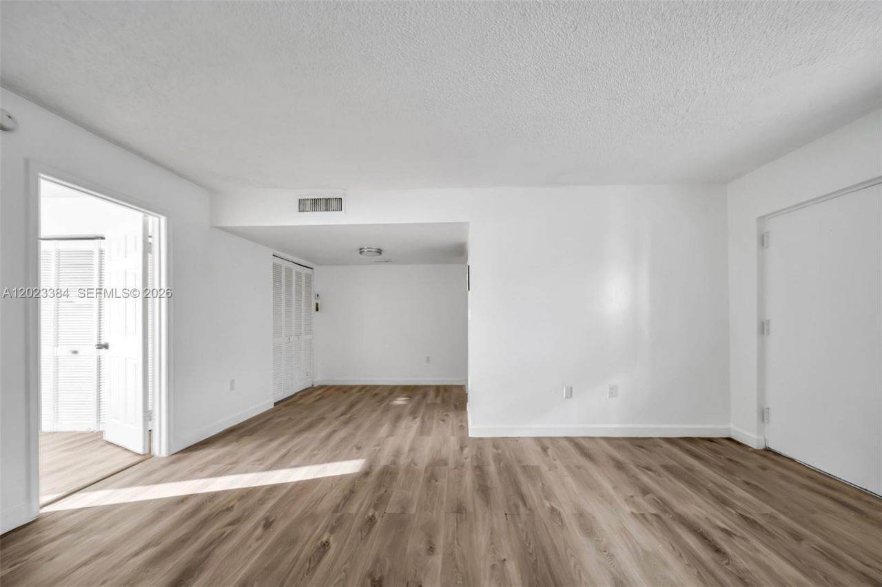 2011 Bay Dr, Unit 8, Miami Beach, FL 33141 Photo