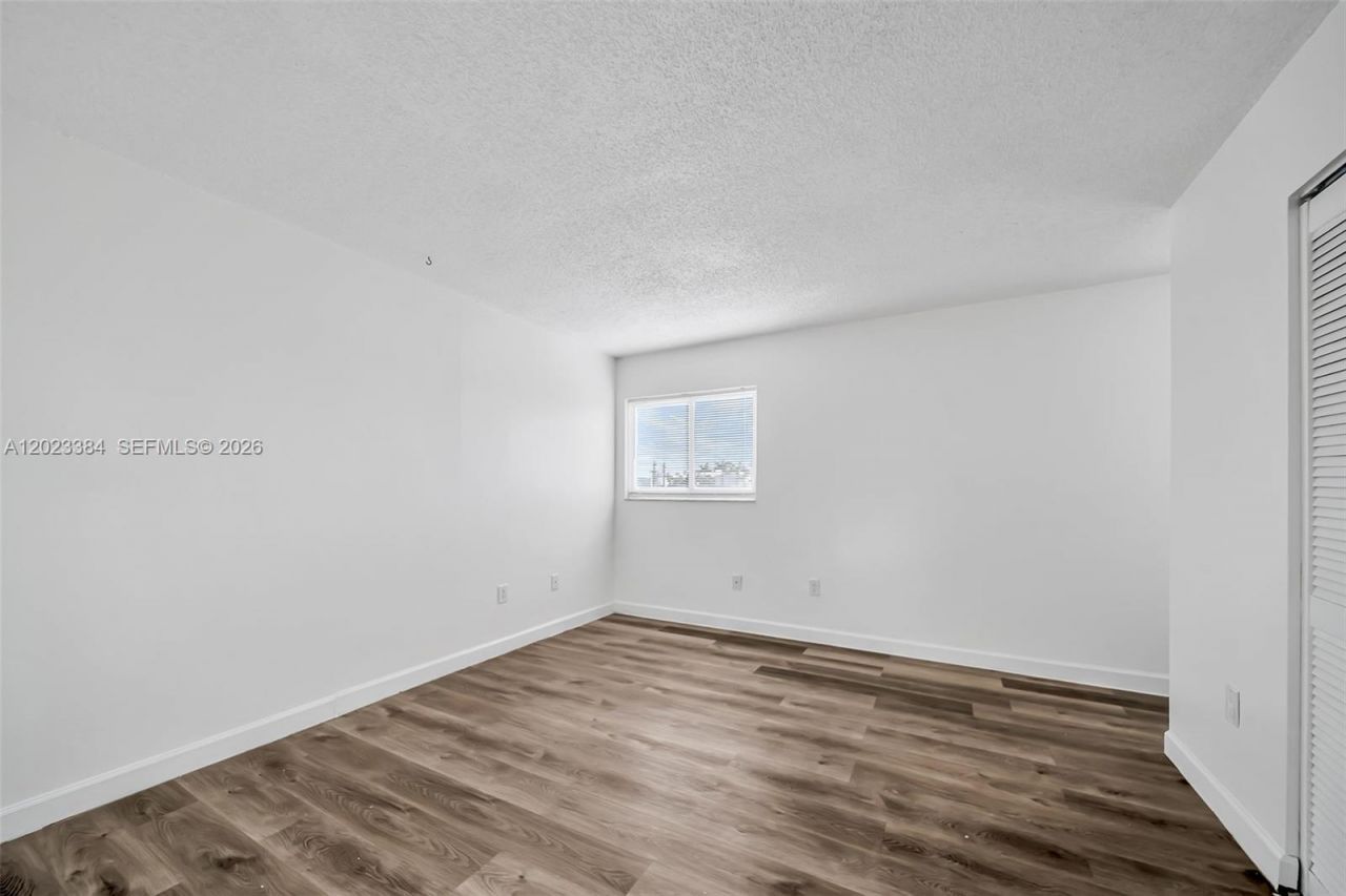 2011 Bay Dr, Unit 8, Miami Beach, FL 33141 Photo