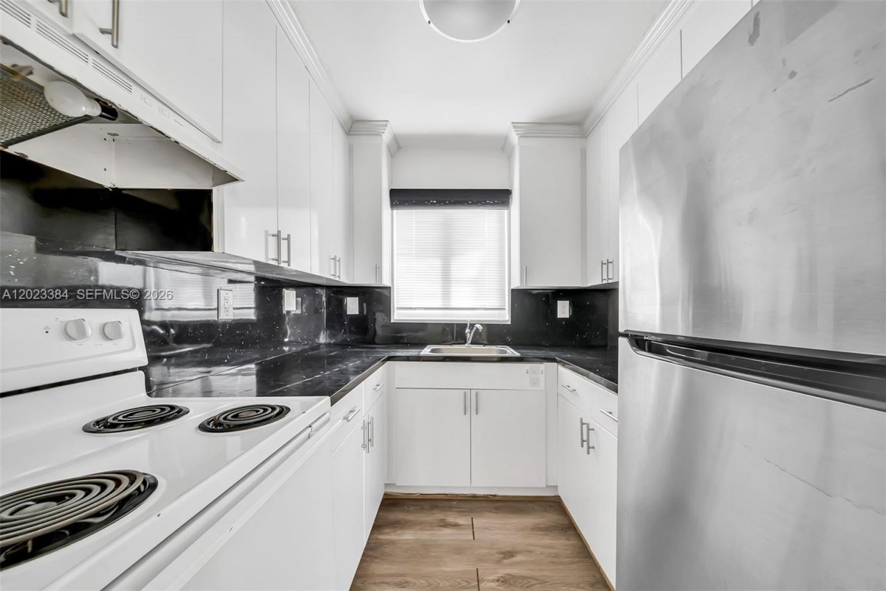 2011 Bay Dr, Unit 8, Miami Beach, FL 33141 Photo