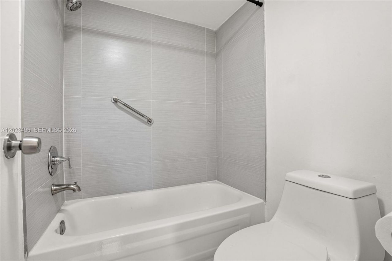 9091 Lime Bay Blvd, Unit 304, Tamarac, FL 33321 Photo