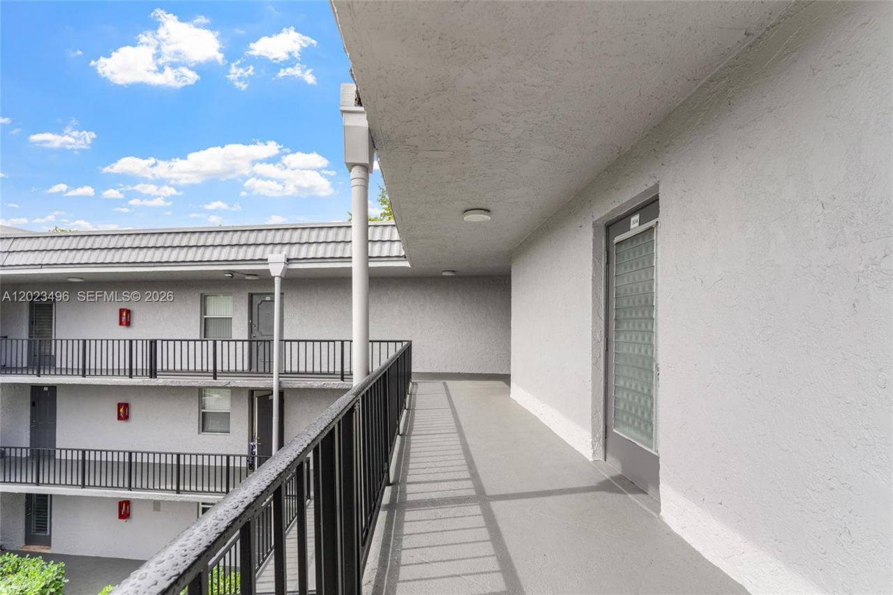 9091 Lime Bay Blvd, Unit 304, Tamarac, FL 33321 Photo