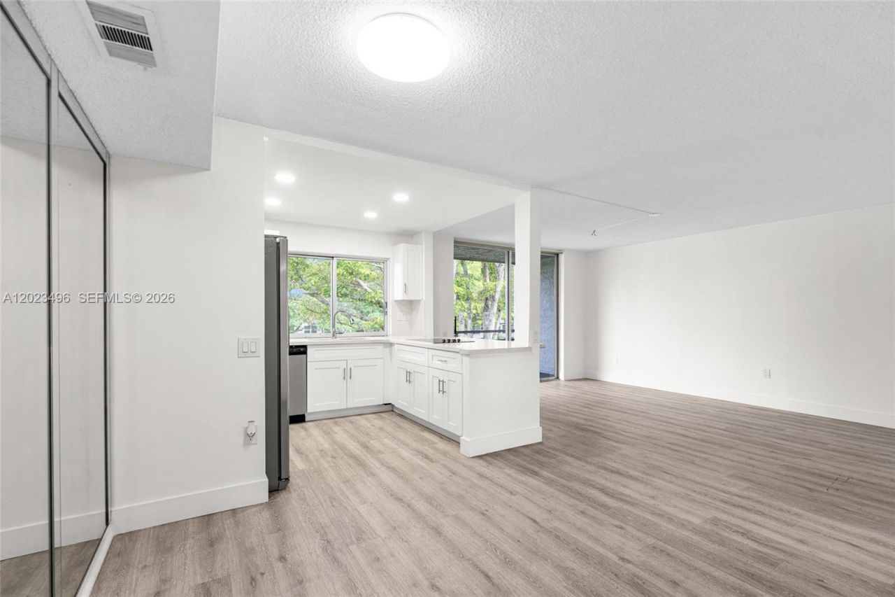 9091 Lime Bay Blvd, Unit 304, Tamarac, FL 33321 Photo
