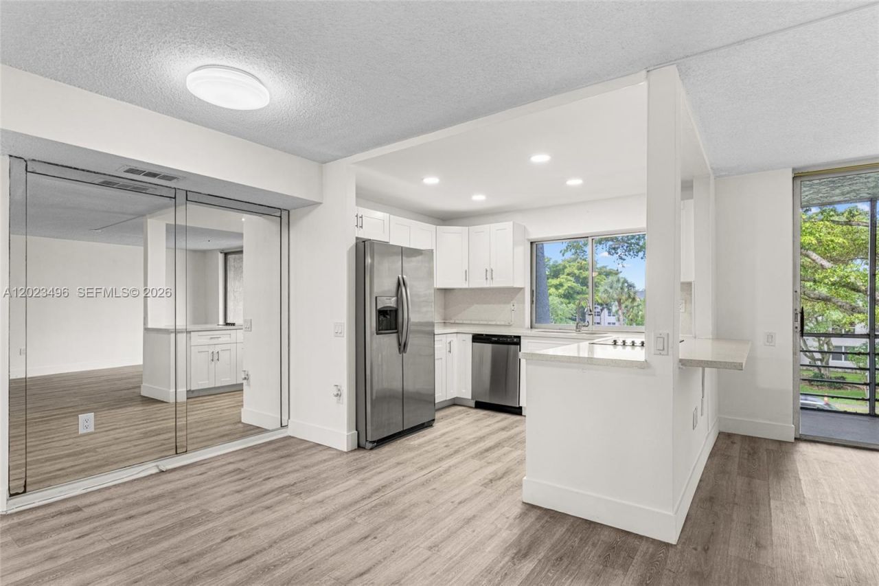 9091 Lime Bay Blvd, Unit 304, Tamarac, FL 33321 Photo