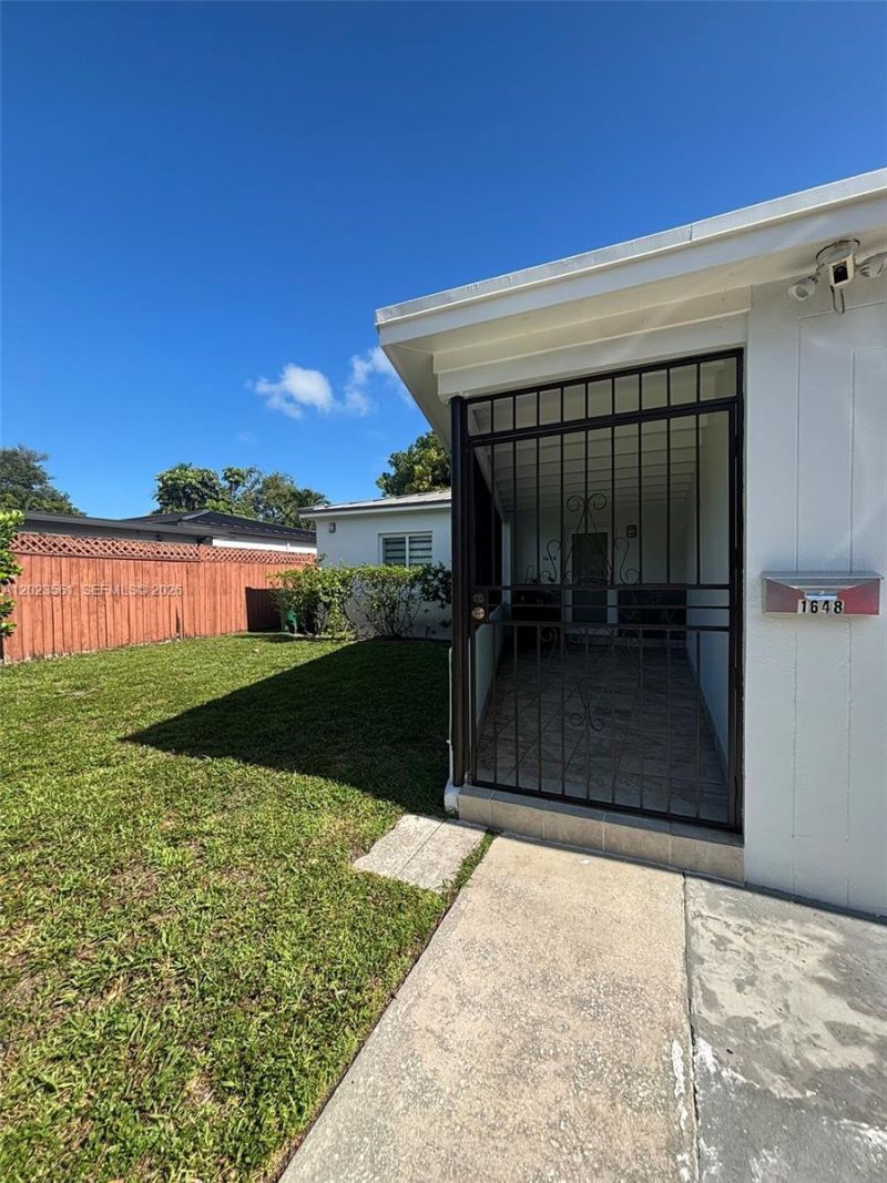1648 SW 13th St , Unit NA, Miami, FL 33145 Photo