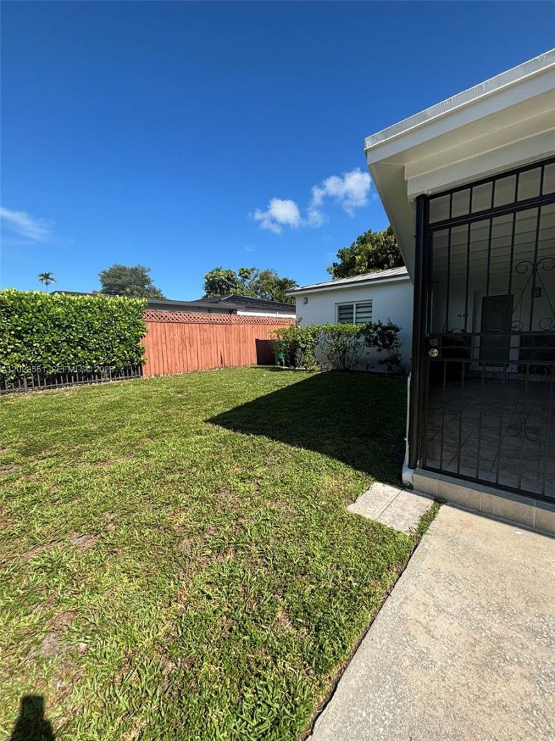 1648 SW 13th St , Unit NA, Miami, FL 33145 Photo
