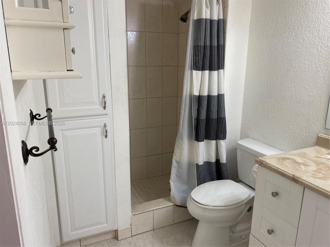 1300 W 47th Pl , Unit 118, Hialeah, FL 33012 Photo