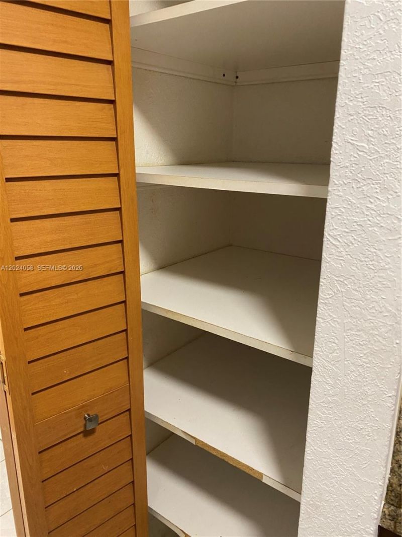 1300 W 47th Pl , Unit 118, Hialeah, FL 33012 Photo