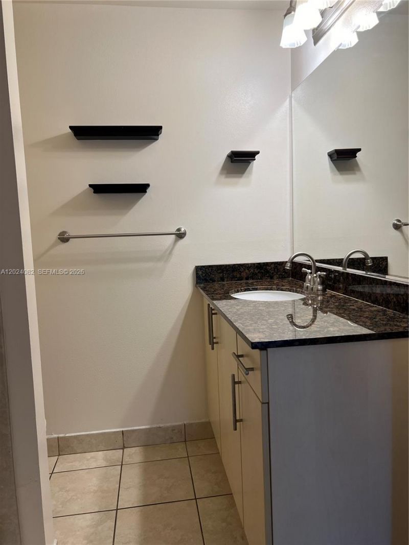 2445 SW 18th Ter, Unit 920, Fort Lauderdale, FL 33315 Photo