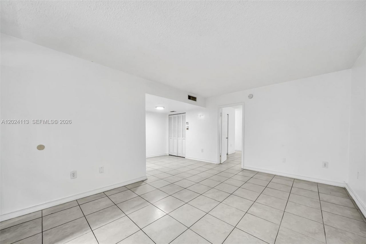 2011 Bay Dr, Unit 4, Miami Beach, FL 33141 Photo