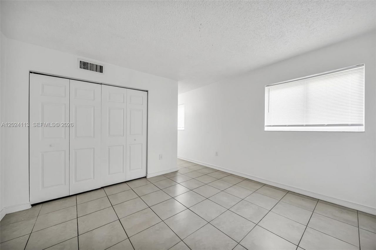 2011 Bay Dr, Unit 4, Miami Beach, FL 33141 Photo